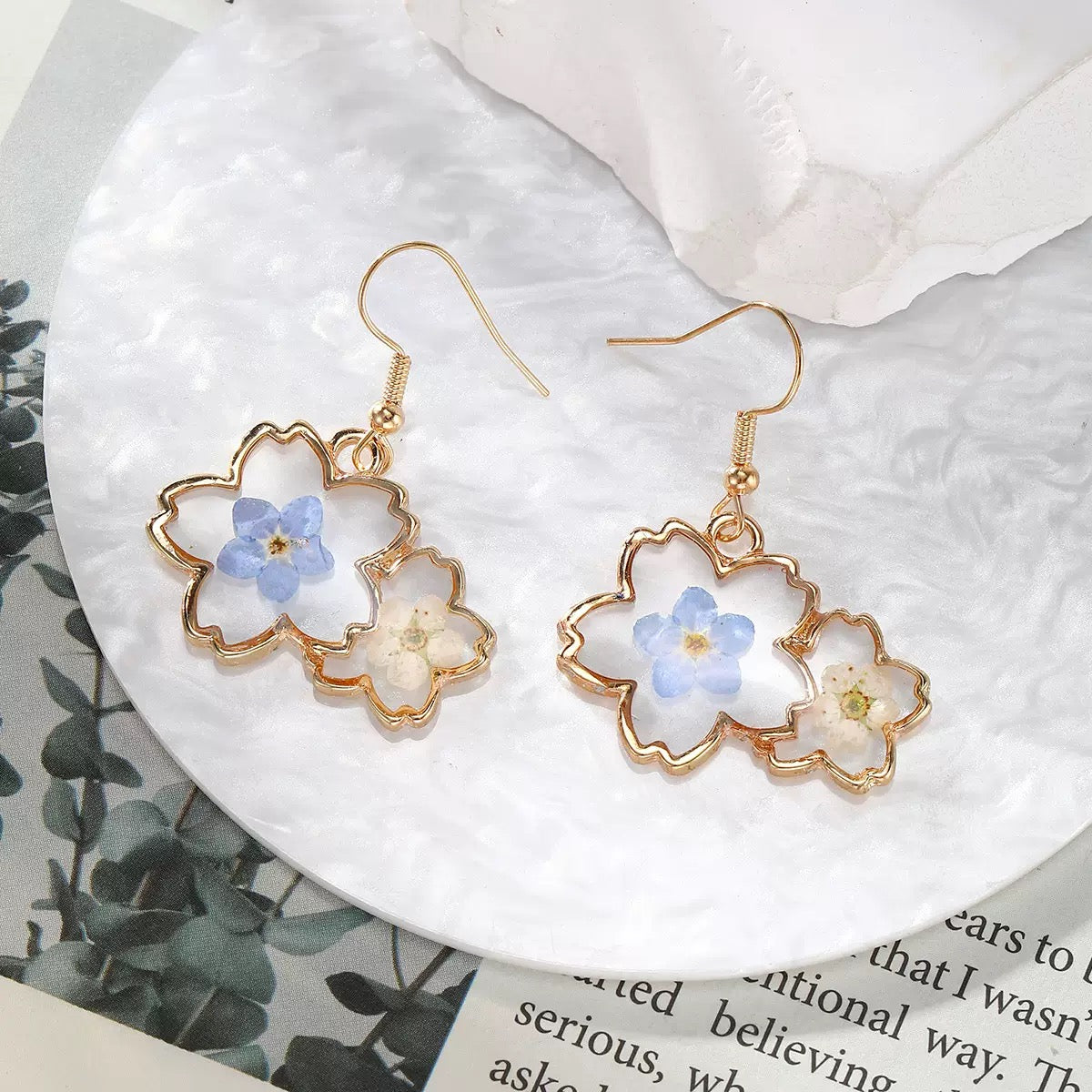 Cream Clover Flower Earrings