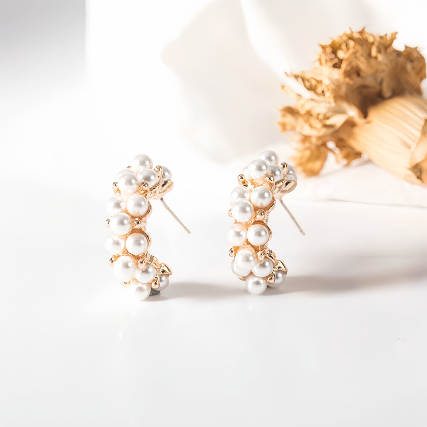 Gold luminous faux pearls Hoop Earrings