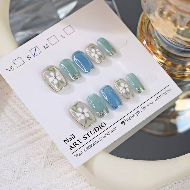 Hand-Painted Light Blue Floral Short Press-On Nails | Botanical Nail Art