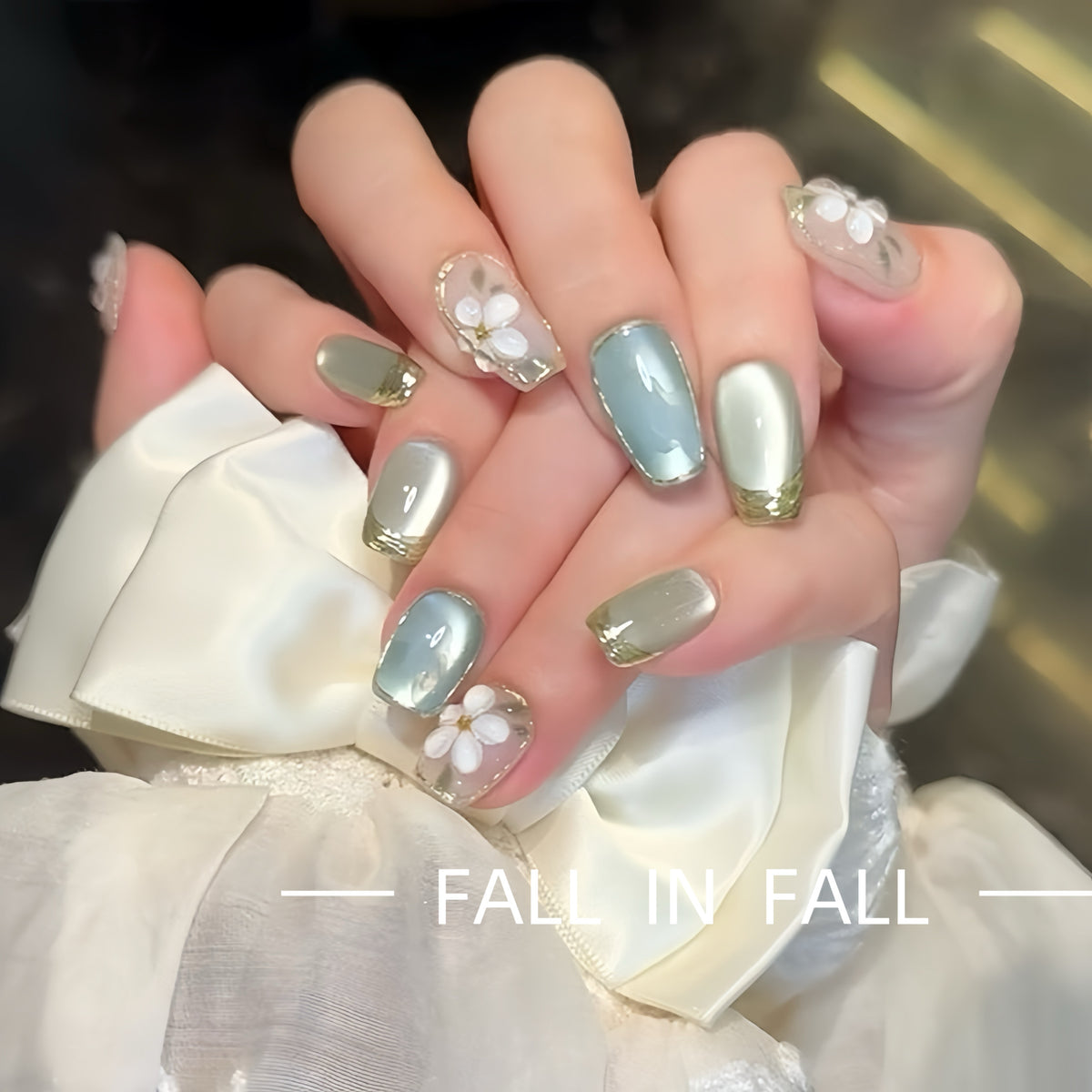 Hand-Painted Light Blue Floral Short Press-On Nails | Botanical Nail Art