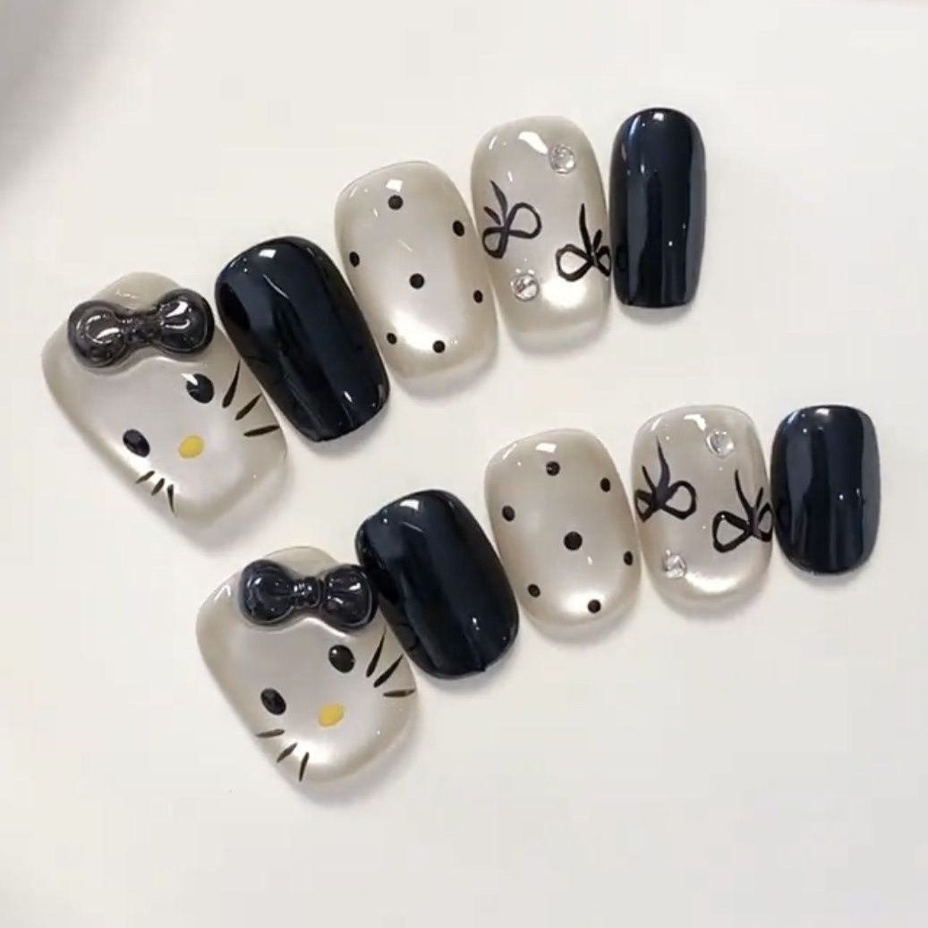 Hello Kitty Kawaii Short Press-On Nails