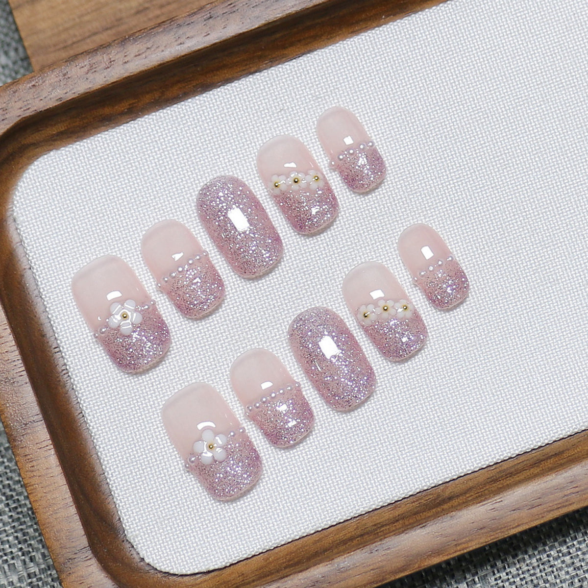 Elegant Vintage Mauve Pearl Wreath Press-On Nails (Tool Kit Included)