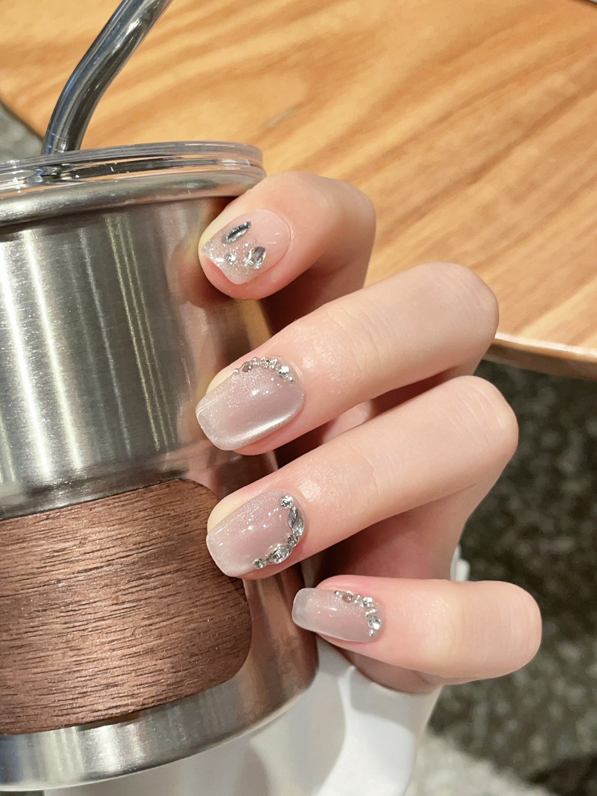 Elegant Silver Mirror Metallic Glimmer Press-On Nails (Tool Kit Included)