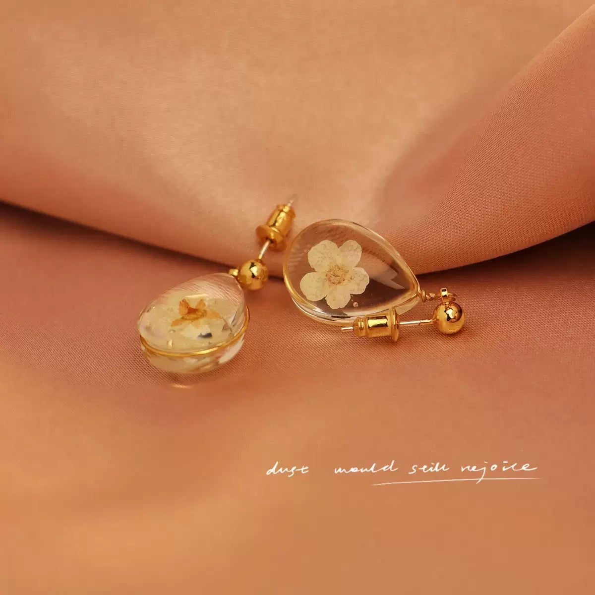 Cream Flower Teardrop Earrings
