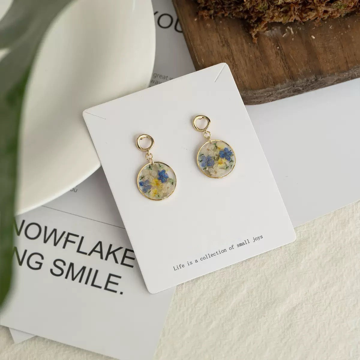 Snowflake Round Resin Earrings