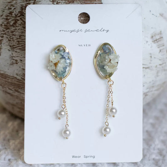 Cream Pressed Flower Chain Drop Earrings