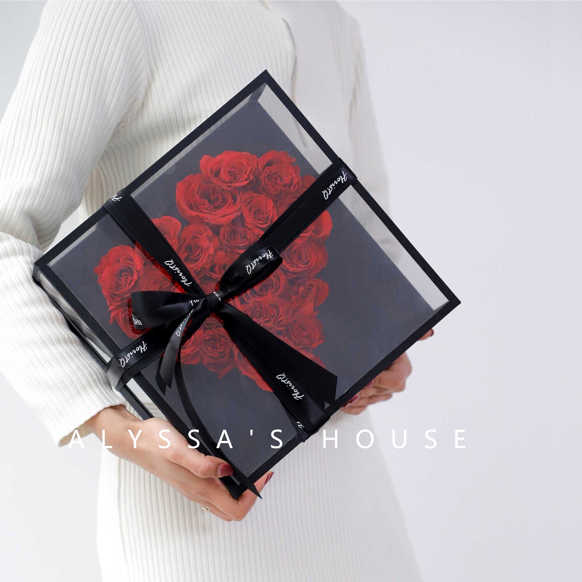 Heart-shaped preserved rose box handmade in UK by Alyssa's House — detail view