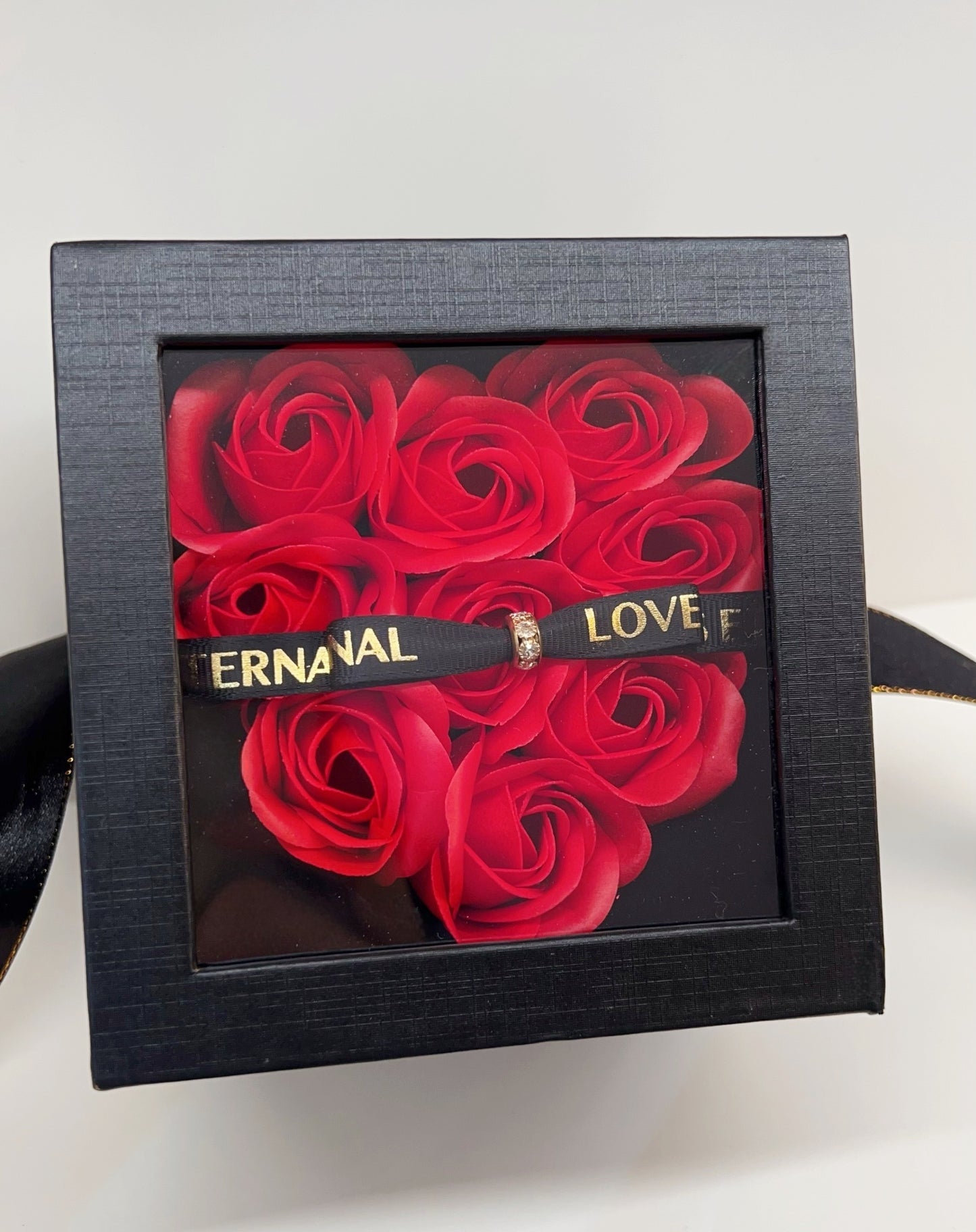 Scented Soap Rose Gift Box with Sparkling Heart Necklace